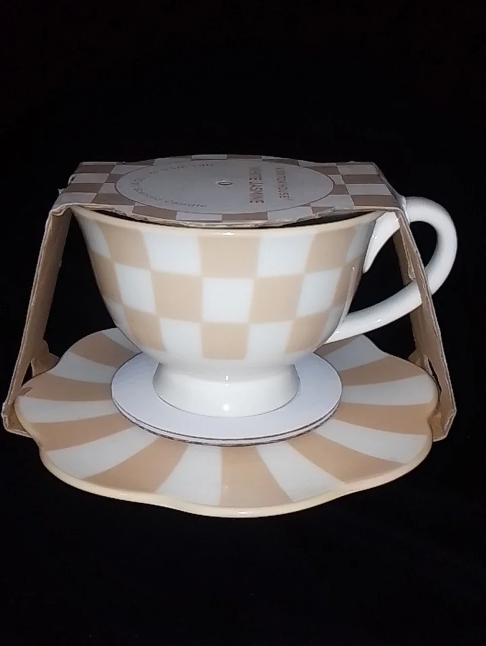 Kirkton House White Jasmine Candle in Cream & White Ceramic Holder